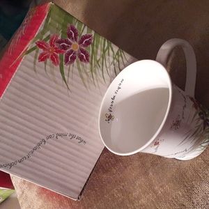 Mary Kay Mug "Bumble Bee"
